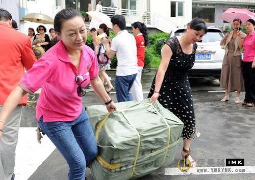The first batch of disaster relief materials sent to Zhouqu by Shenzhen Lions Club (source: Shenzhen News) news 图1张